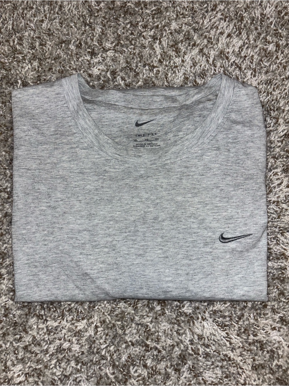 Nike Men’s Light Gray Crew Neck T-Shirt with Swoosh